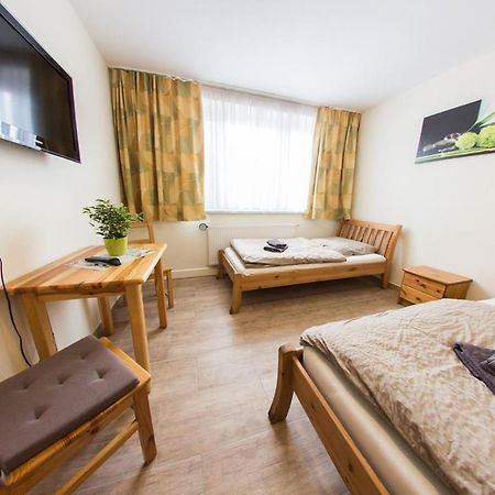 Hotel Hollis Rast Sangerhausen Zewnętrze zdjęcie